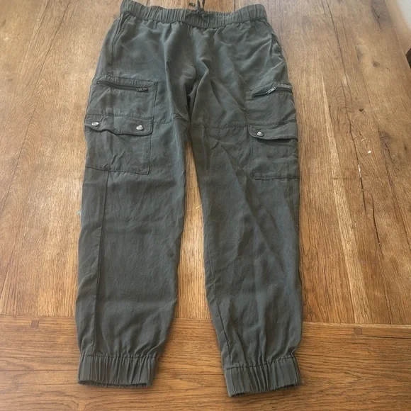 Banana Republic TENCEL CARGO JOGGER - Picture 2 of 7